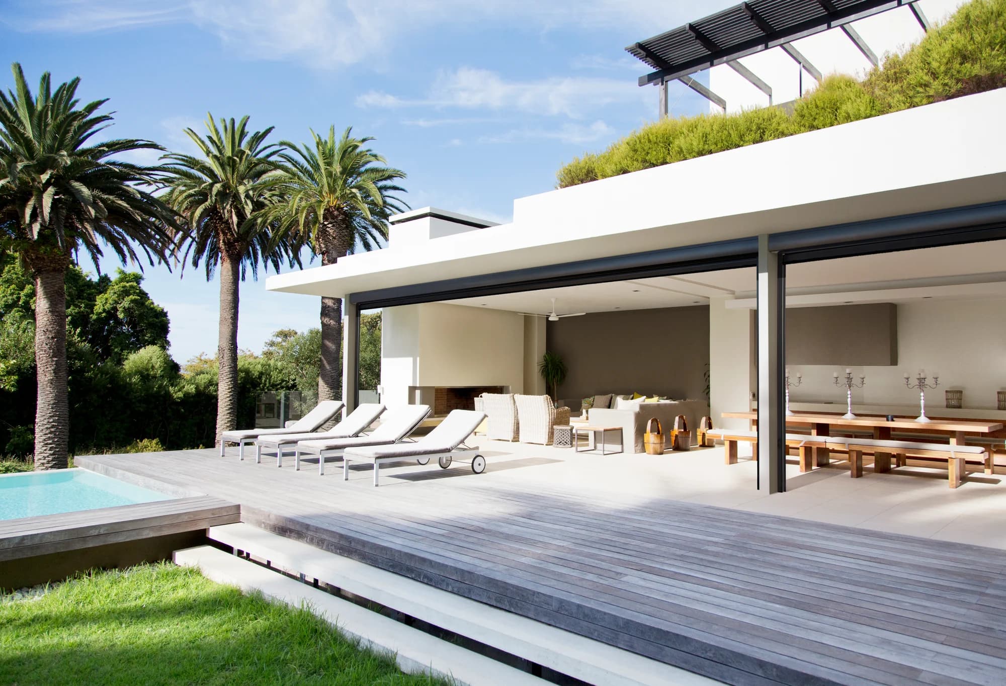 Alpha M Hero Retracted