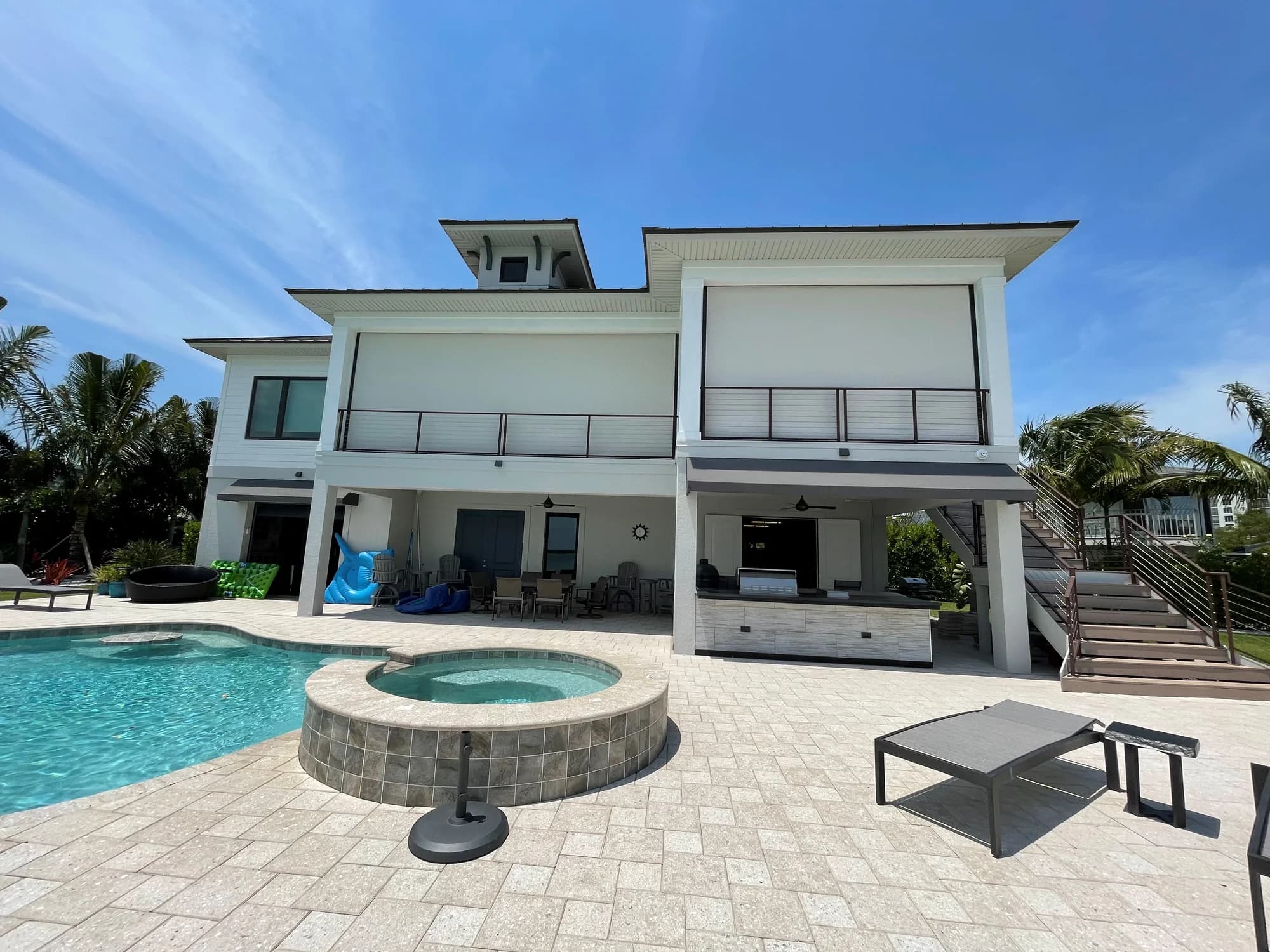 Hurricane Screens OG4