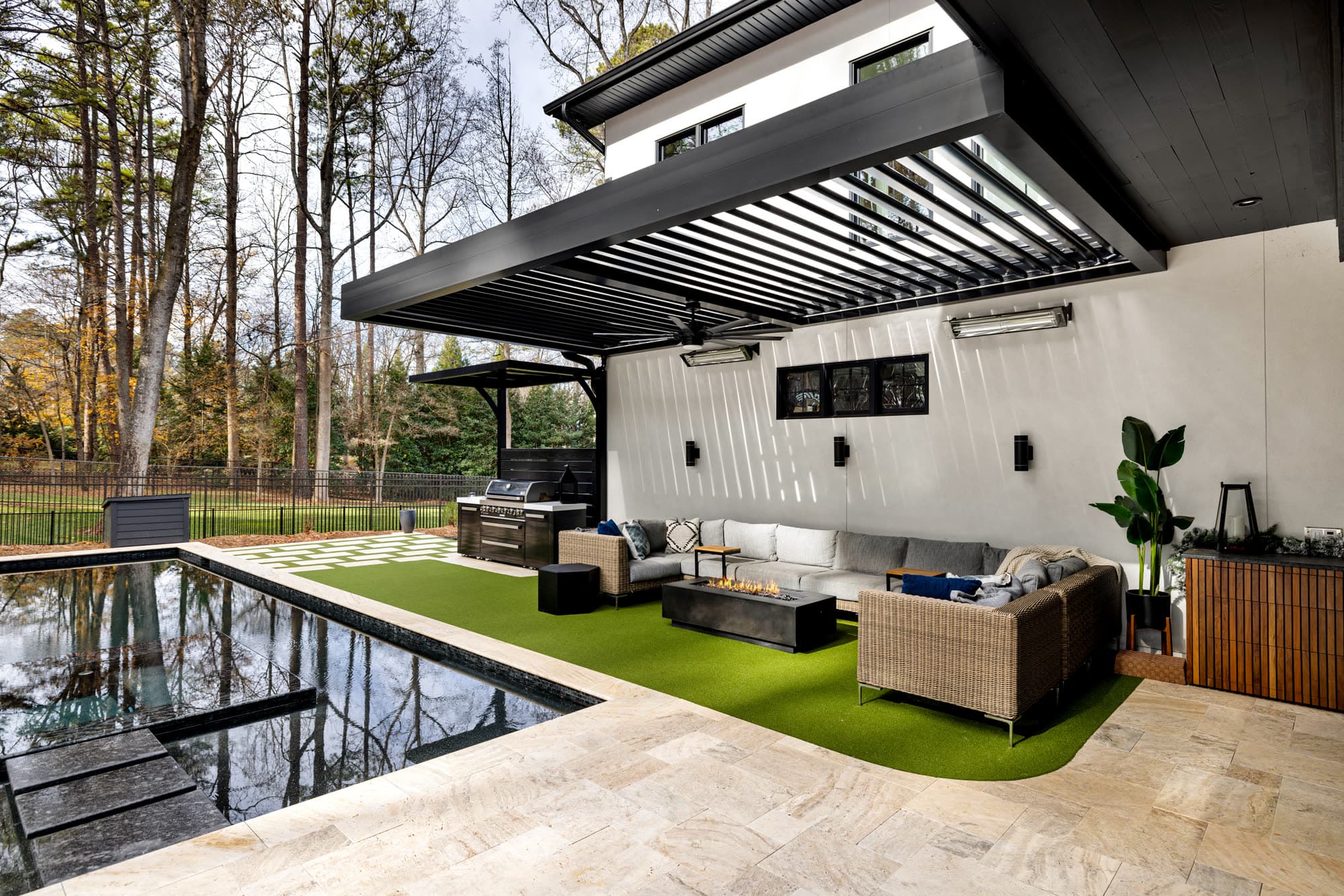 Motorized pergola installation